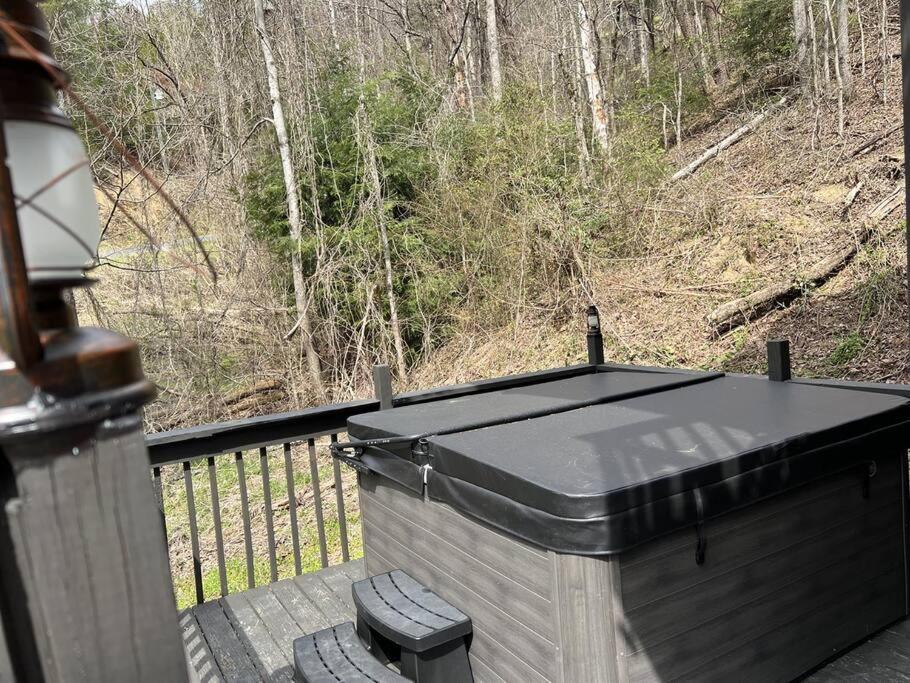 Willa Pioneer Pass- Hot Tub, 2 Bdrm, W&D, Pets Ok Pigeon Forge Zewnętrze zdjęcie