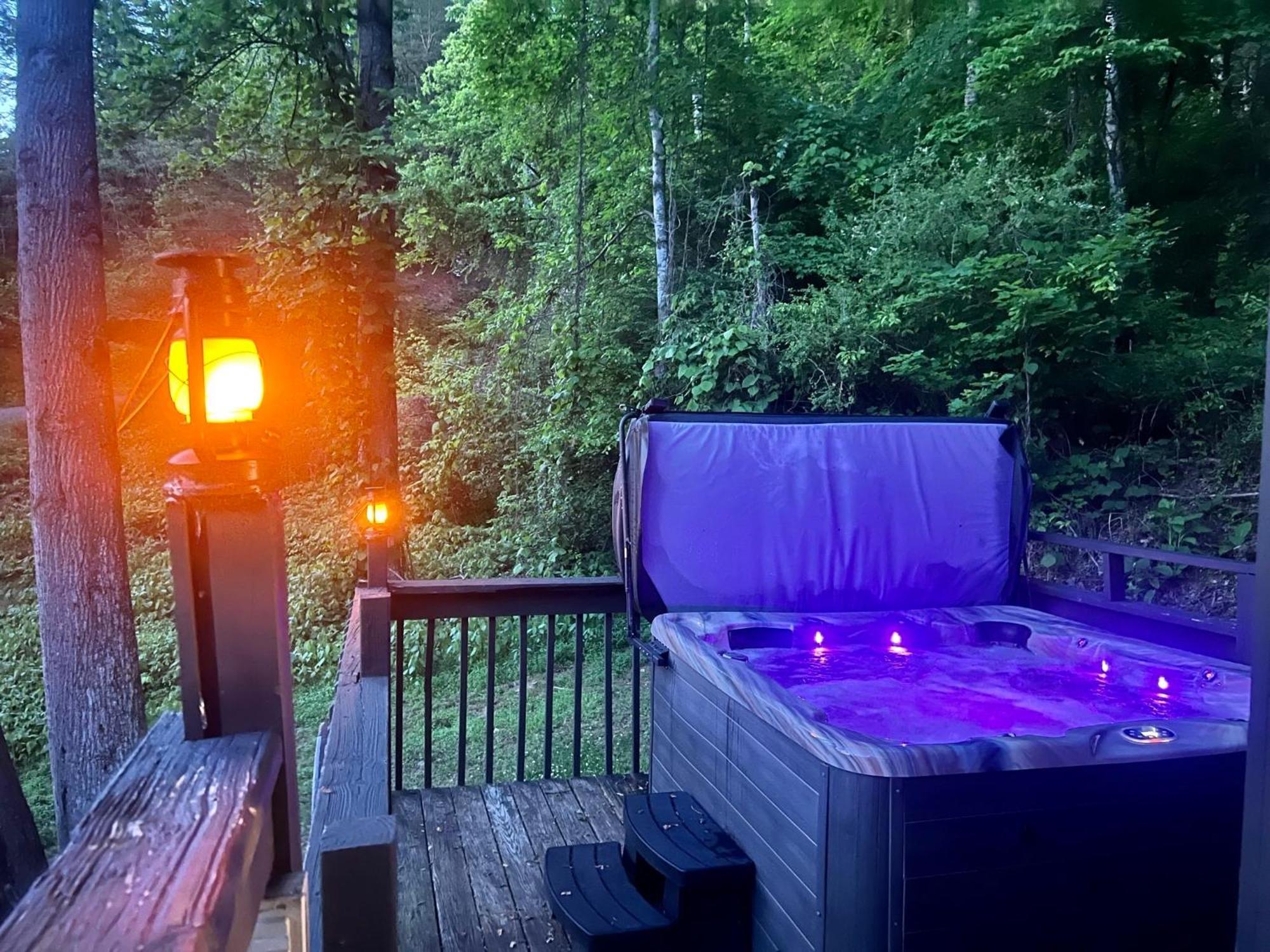 Willa Pioneer Pass- Hot Tub, 2 Bdrm, W&D, Pets Ok Pigeon Forge Zewnętrze zdjęcie